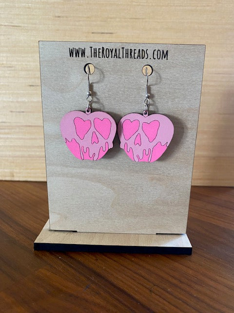 Heart eyes apple earrings