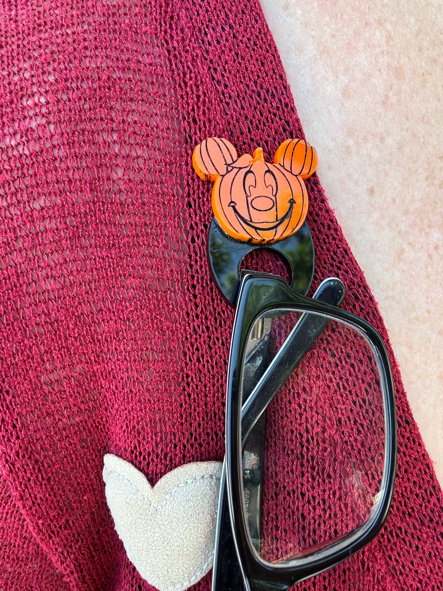 Glasses Holder Broach