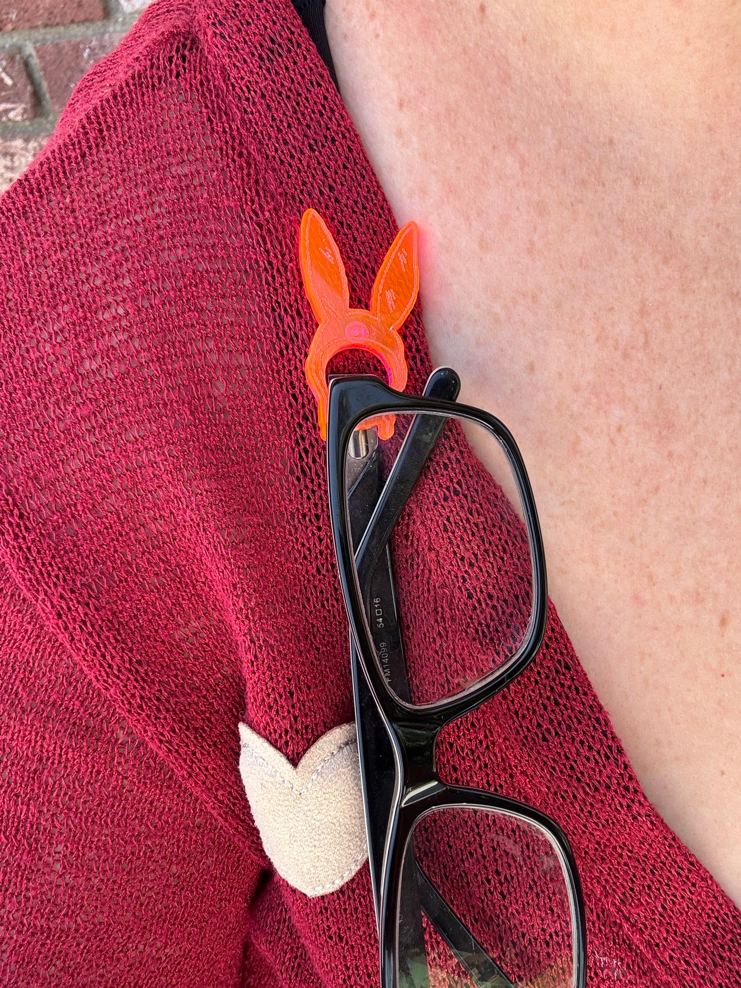 Glasses Holder Broach