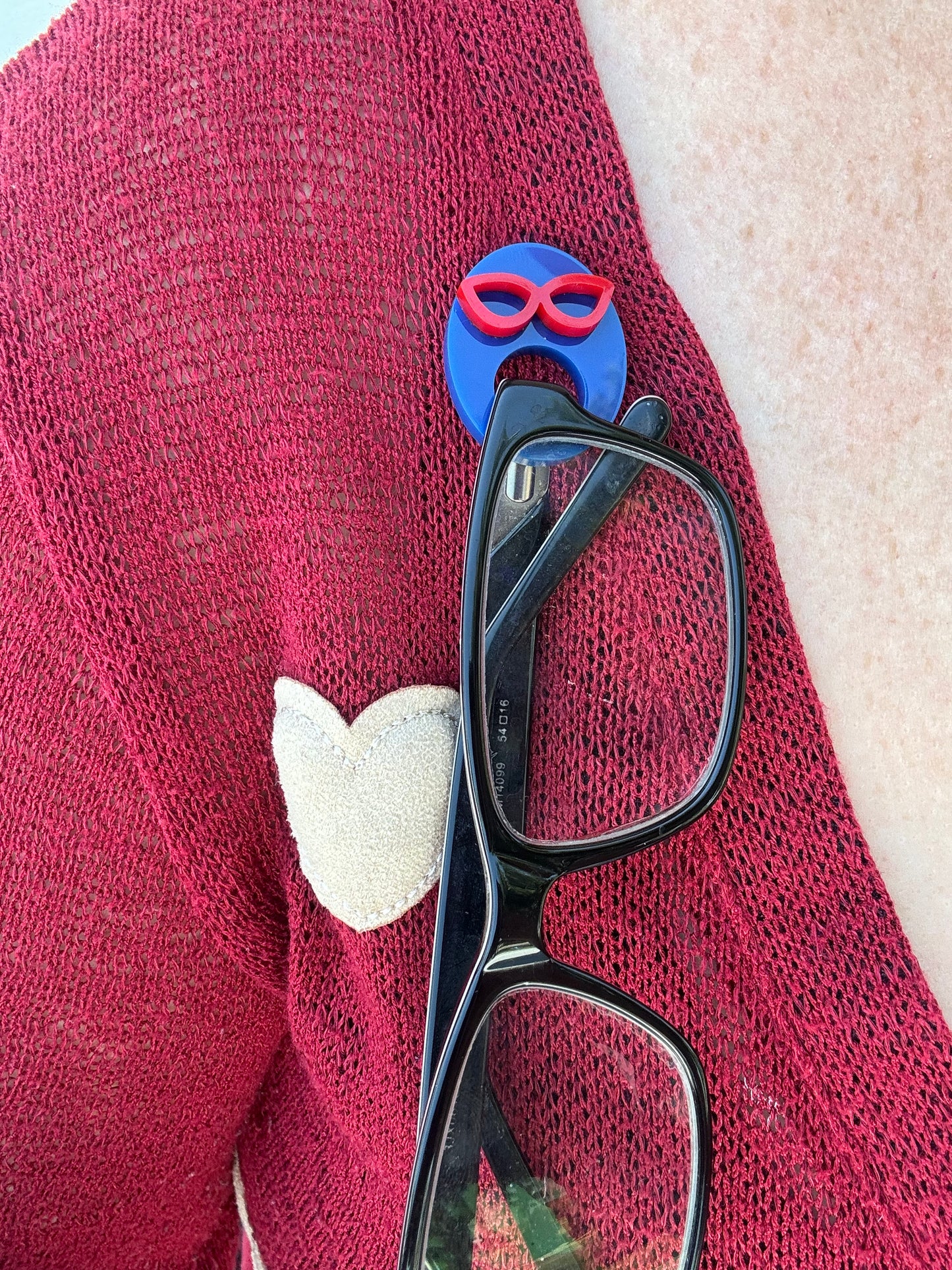 Glasses Holder Broach