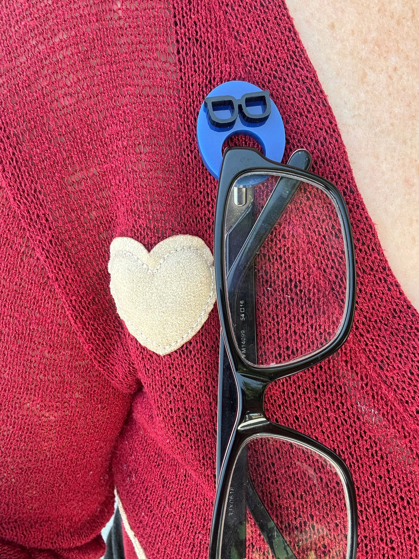 Glasses Holder Broach
