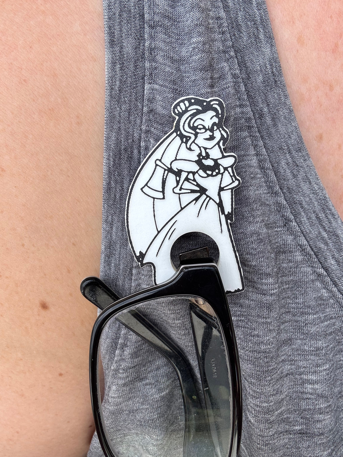 Glasses Holder Broach