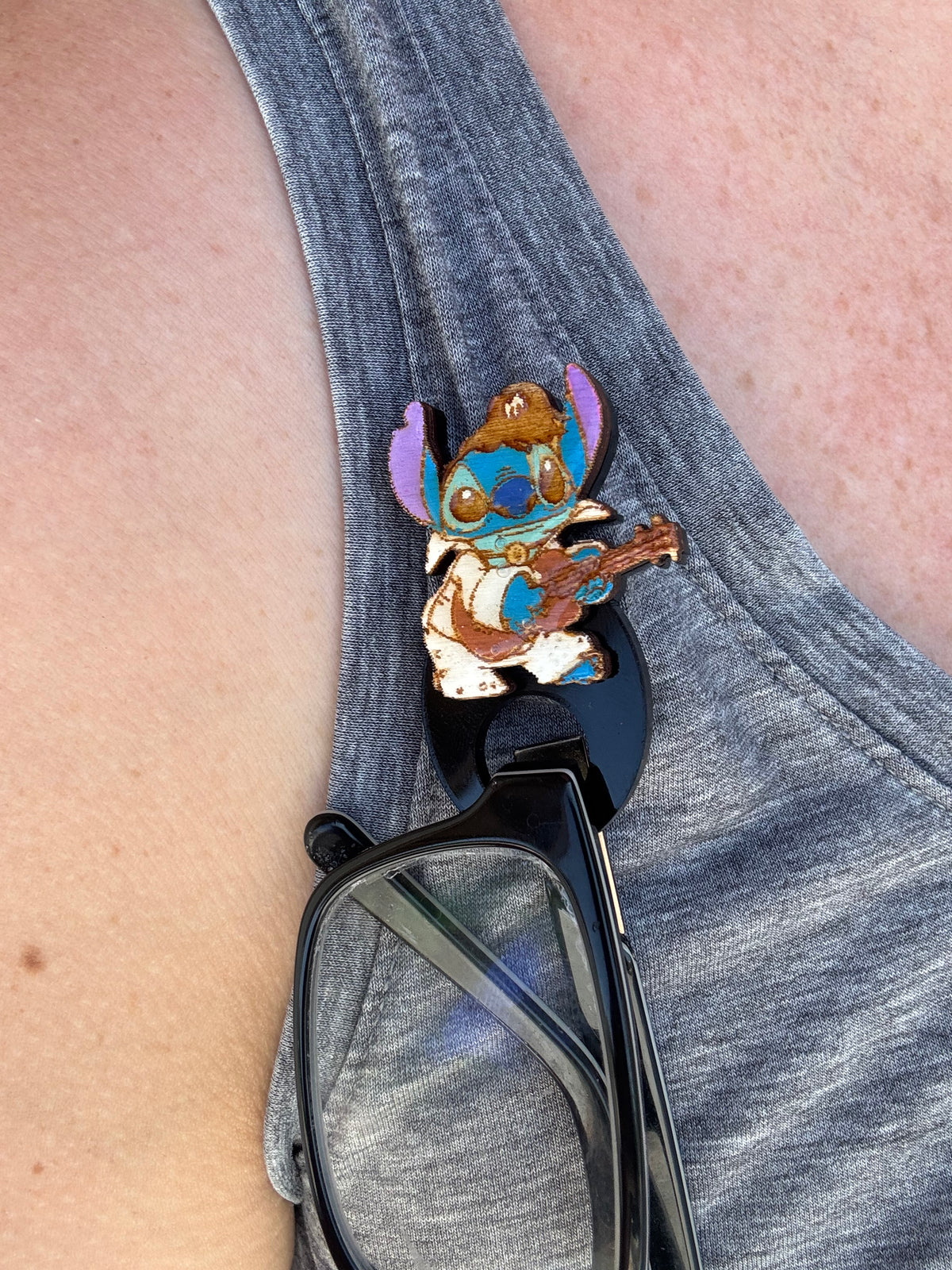 Glasses Holder Broach