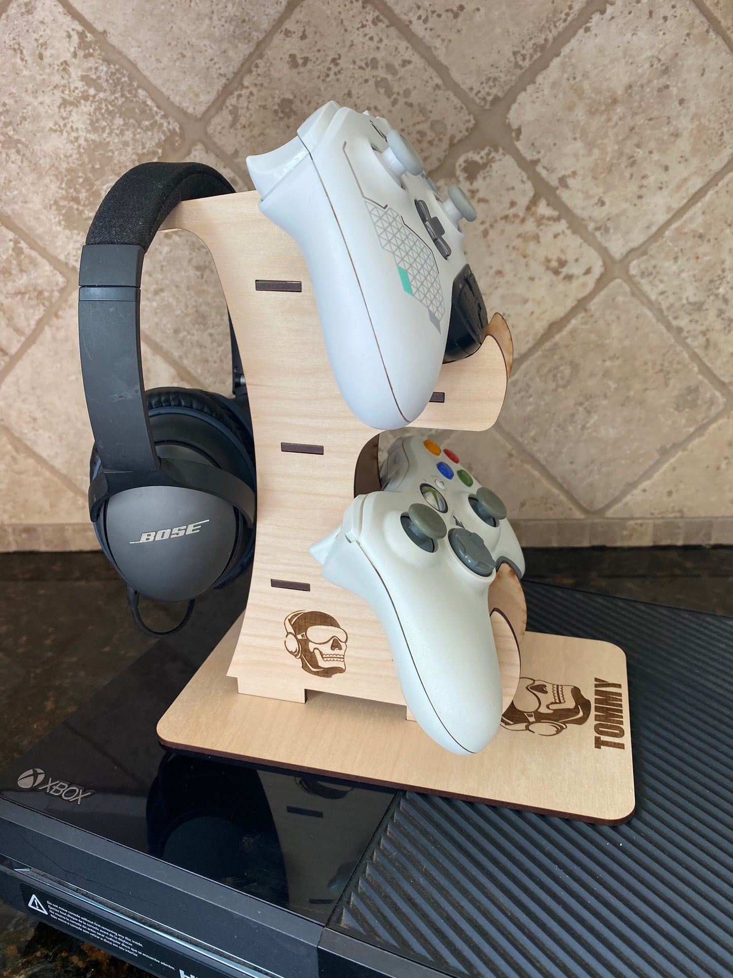 Gaming stand